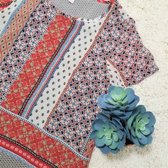 Top, Blouse. Red, Tan, Blue, White, Multi Print. Dana Buchman Brand. - Picture 10 of 16